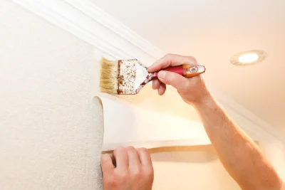 Pose de papier peint à Saclas — revêtements muraux et toiles de verre
